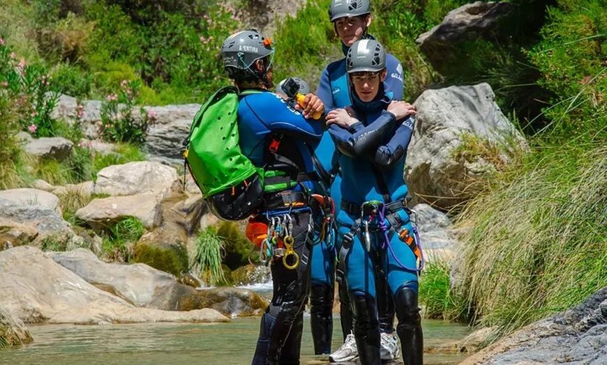 Image 3: Aventura de Barranquismo en Rio Verde en Granada