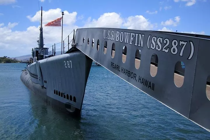 Pearl Harbor USS Arizona Memorial & Battleship Missouri