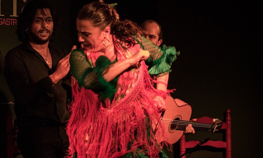 Image 3: Espectáculo auténtico de flamenco. Alegria y gastronomia Málaga