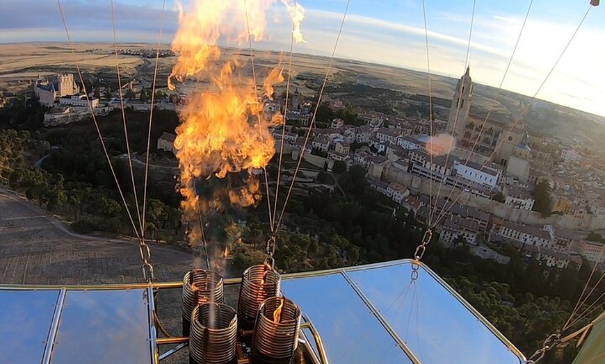 Image 4: Viaje en Globo en Segovia con transporte opcional desde Madrid