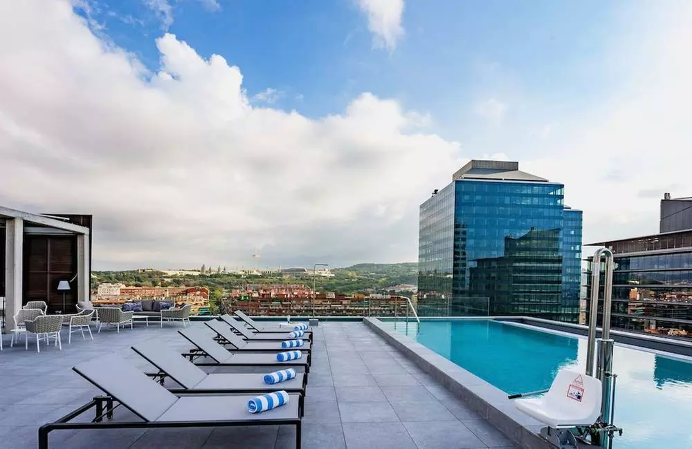 ✈ SPANIEN | Barcelona - Leonardo Royal Hotel Barcelona Fira 4*, 2 N...