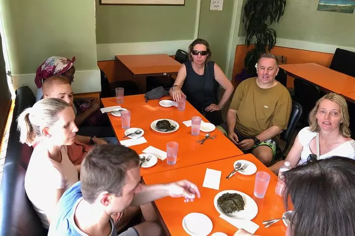 Hawaiian Food Tour by Bike in Oahu