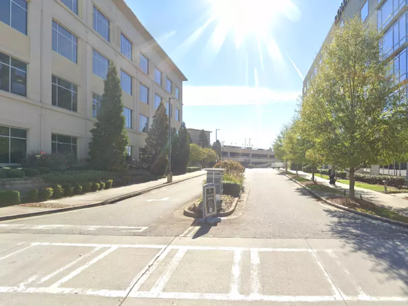 Parking at Renaissance Atlanta Airport Gateway Hotel Garage