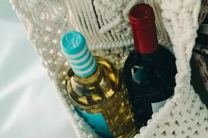 Crucero al atardecer en Barcelona liderado por Young & Local Captain