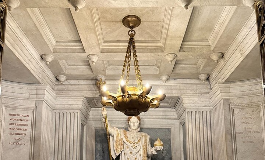 Image 11: Visite de la tombe de Napoléon à Paris