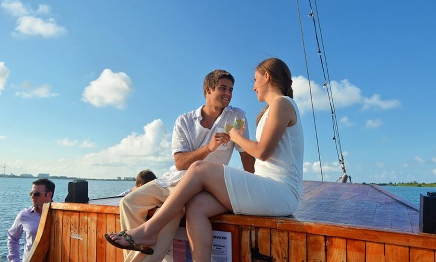 Image 15: 2x1 Romantic Columbus Dinner on the Lagoon aboard Spanish Galleon