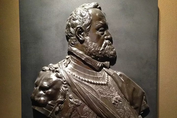 Private Guided Tour of The Victoria and Albert Museum - 3 Hour