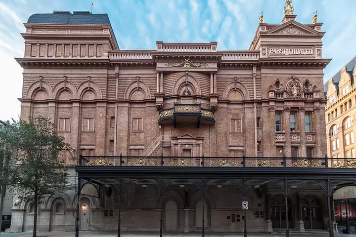 The Grand Walk: A Self-Guided Audio Tour through Milwaukee