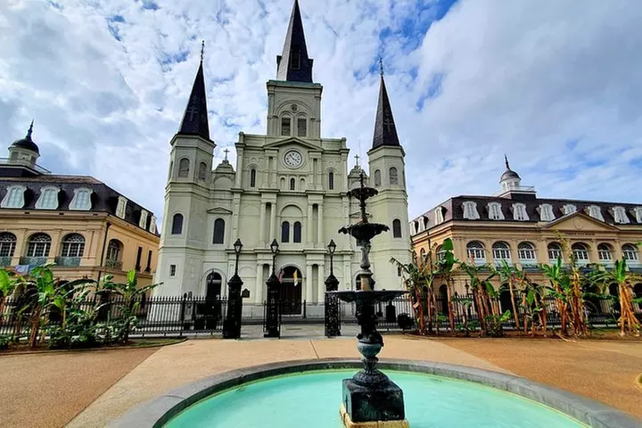 New Orleans French Quarter & Cemetery Bike Tour