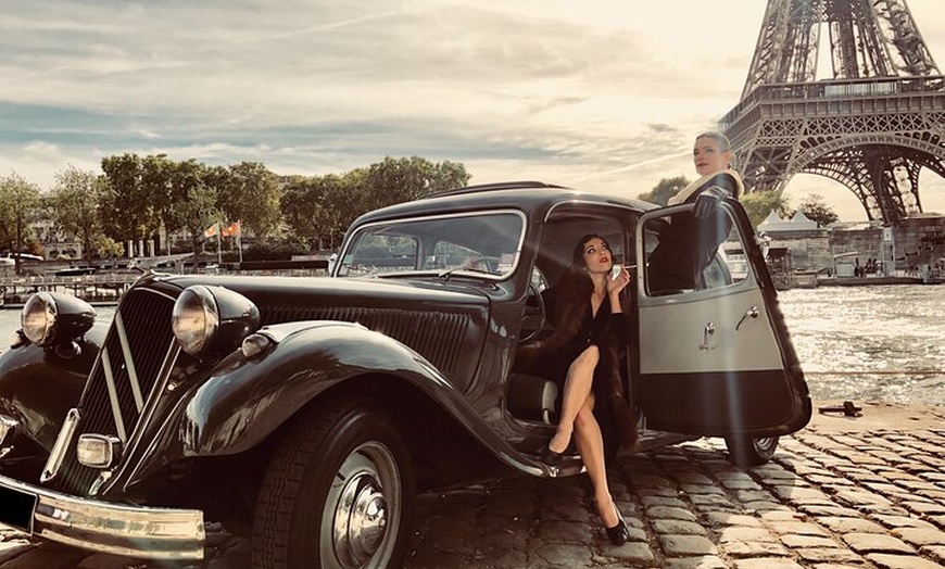 Image 15: Visite guidée privée de Paris en voiture vintage avec chauffeur