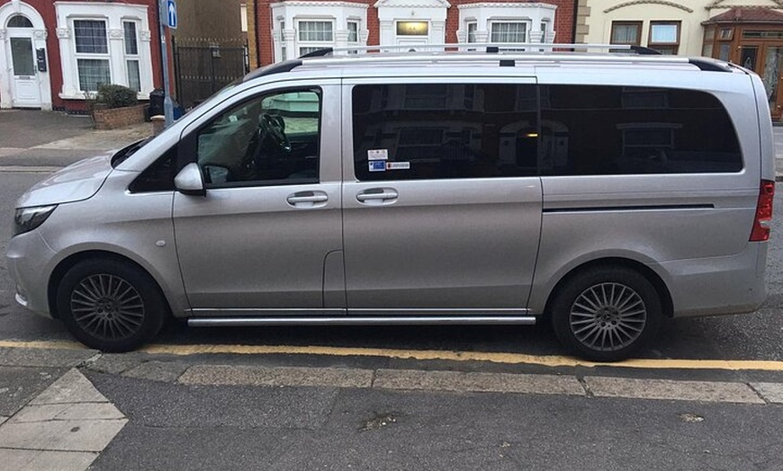 Image 7: One Way Taxi Transfer from London City Airport to London