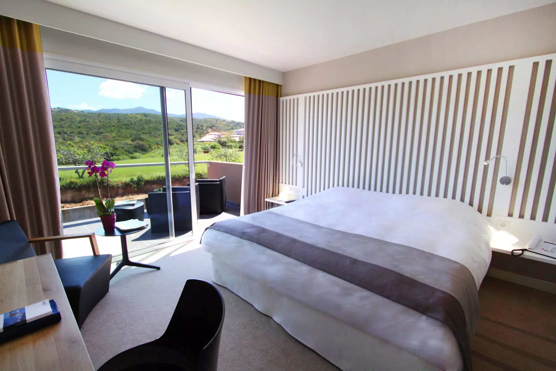 ✈ CORSE | Ajaccio - Radisson Blu Resort & Spa Ajaccio Bay 4*, 2 nui...