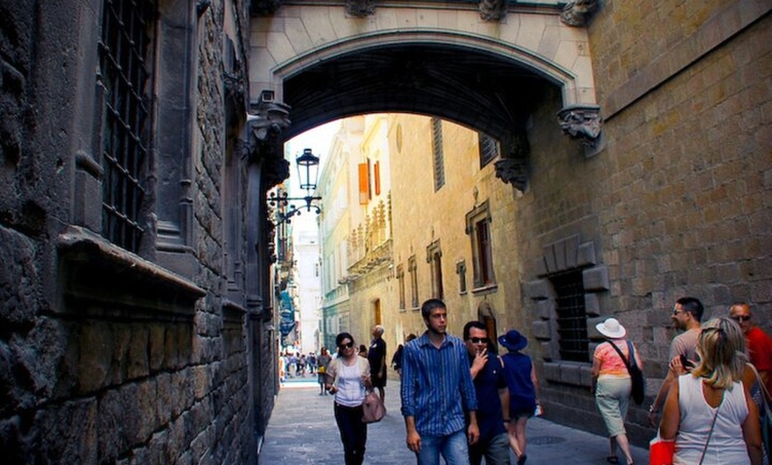 Image 4: Recorrido urbano de Barcelona de la antigüedad a la modernidad (4 h)
