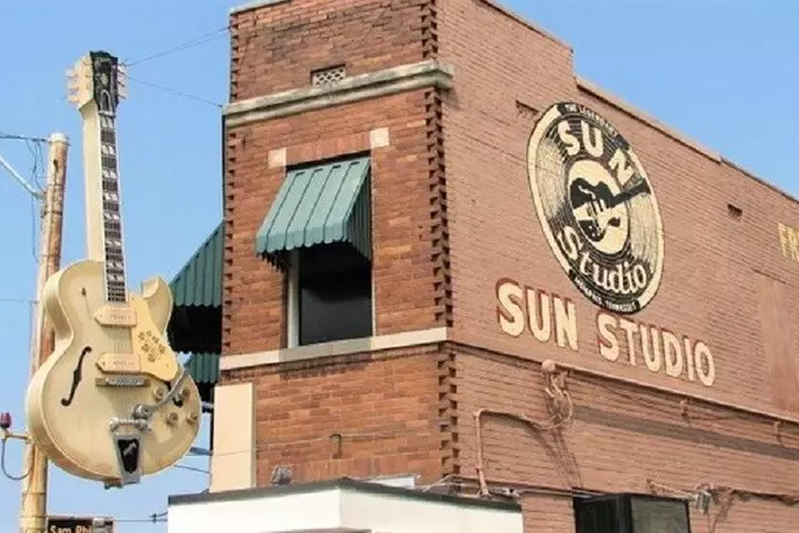 Nashville to Memphis Daytrip with Graceland VIP Tour and Sun Studio Admission