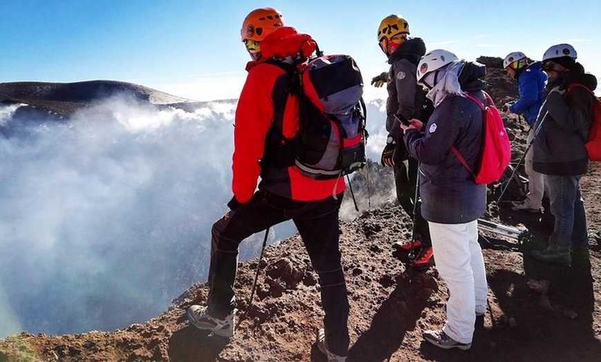 Image 4: Etna - Trekking ai crateri sommitali (solo servizio guida) escursio...