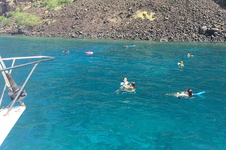 Deluxe Sail & Snorkel to the Captain Cook Monument