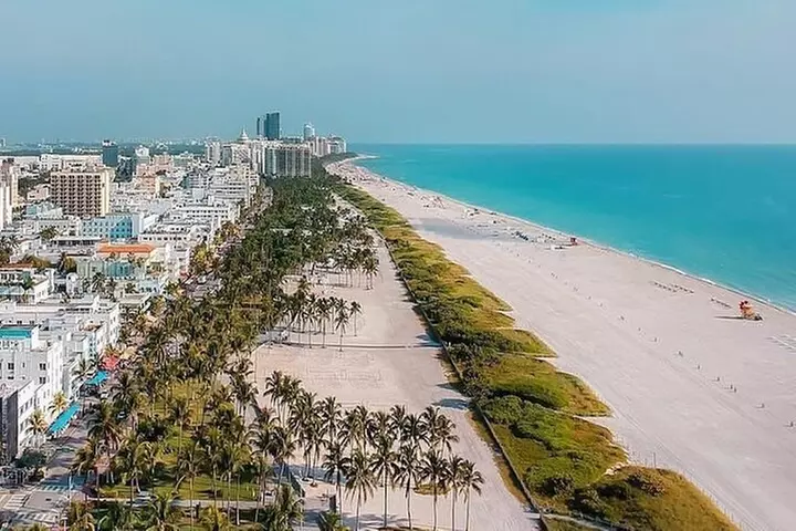 Romantic Miami Helicopter Tour with Champagne