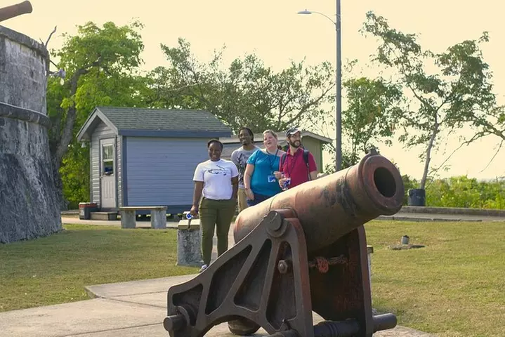 Nassau Historical Walking Tour - Second Medium
