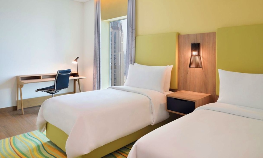 Image 4: ✈ QATAR | Doha - Element City Center Doha 5* - Piscine