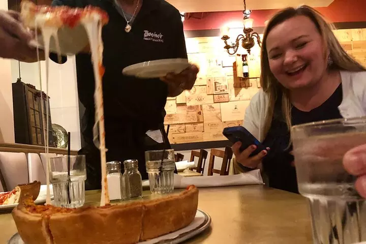 Downtown Chicago Walking Pizza Tour