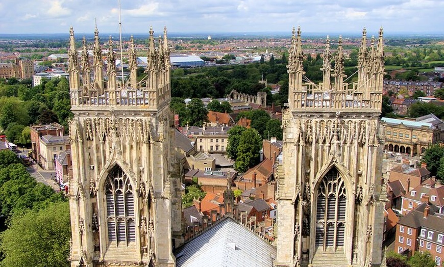 Image 10: Panoramic 1-Hour Bus Tour of York with Afternoon Tea