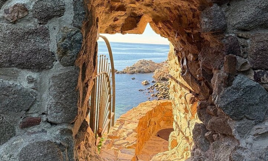 Image 6: Tour de medio día a Tossa de Mar desde Barcelona