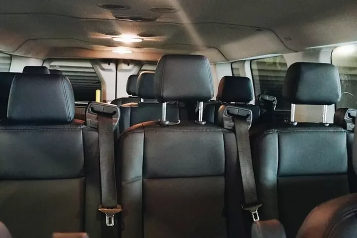 Seattle Arrival Chauffeur Driven Airport Transport