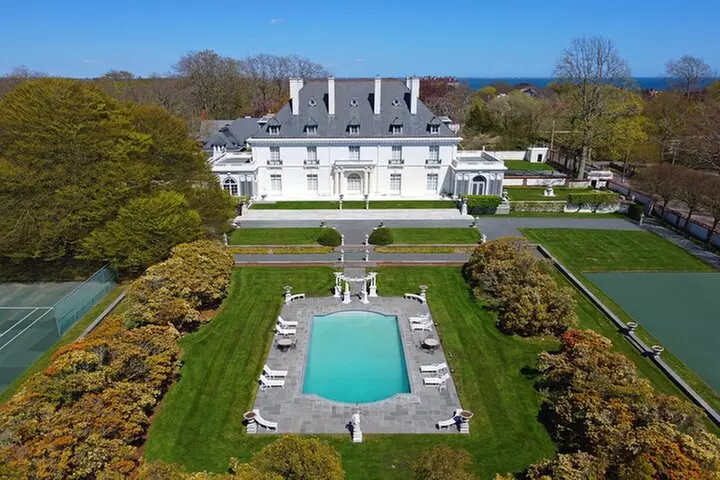 Ultimate Newport Self-Guided Audio Tour Bundle: Walk & Drive