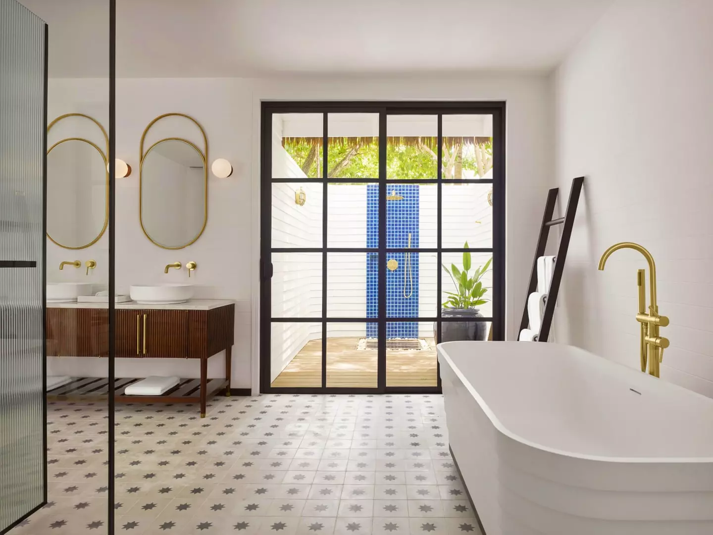 ✈ MALDIVES | North Malé Atoll - Villa Nautica Paradise Island Resor...