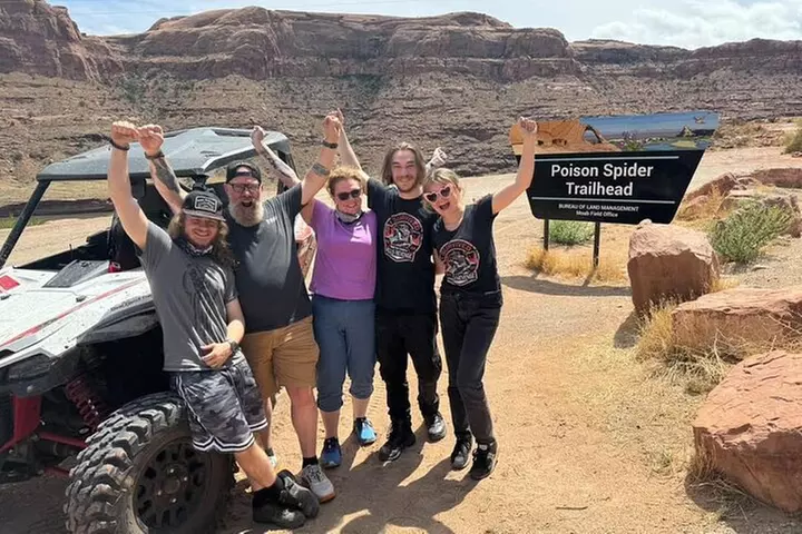 BEST! Poison Spider U-Drive 4X4 Tour in Moab +Dinosaur Tracks!