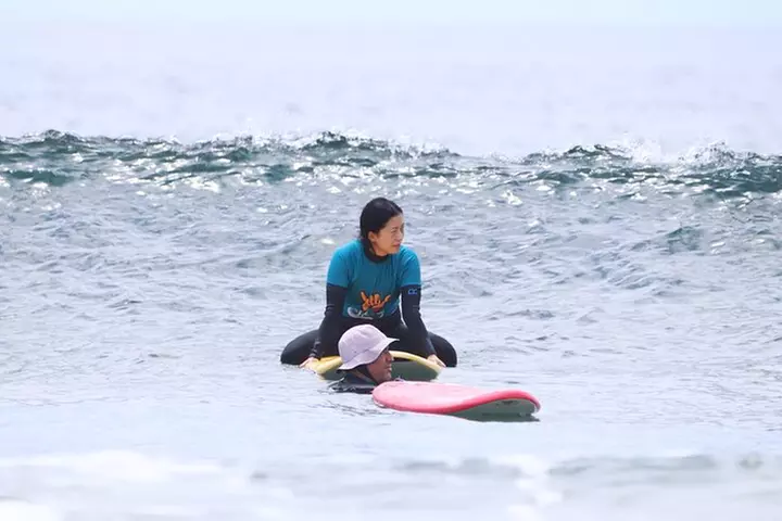 Clase de Surf Grupal en Playa de Las Américas con Fotografías
