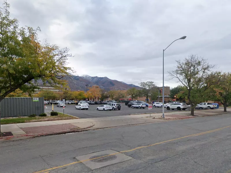 Parking at [UG07] 2450 Lincoln Ave. Lot