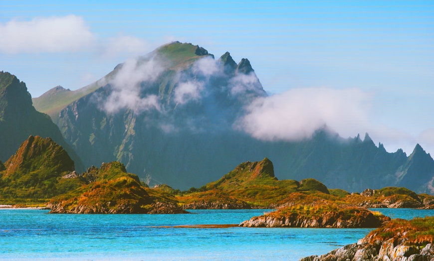 Image 11: ✈ NORVÈGE | De Oslo à Oslo - Lofoten Fjords et Safari Baleine - Cir...