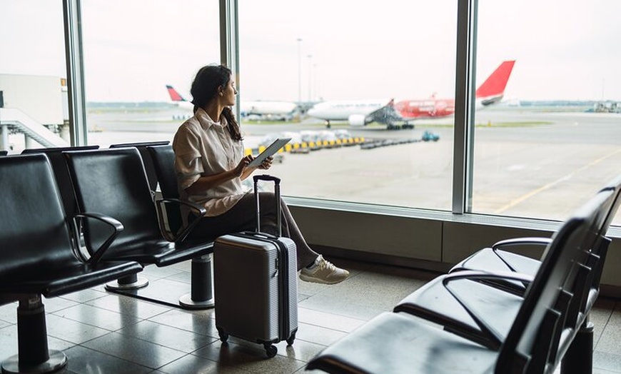 Image 5: Transfer To or From London Heathrow Airport to Manchester-One way