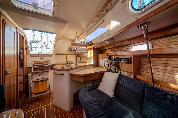 Private Luxury Yacht Charters, BYOB & Dolphins