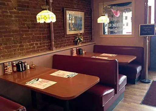 5% Cash Back at Pete's Famous Restaurant