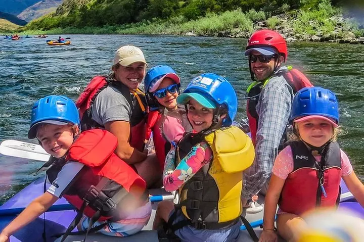 Full-Day Rogue River Hellgate Canyon Raft Tour