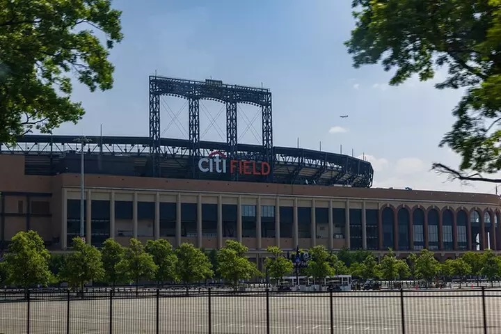 City of Contrasts Tour-Manhattan, Bronx, Queens and Brooklyn