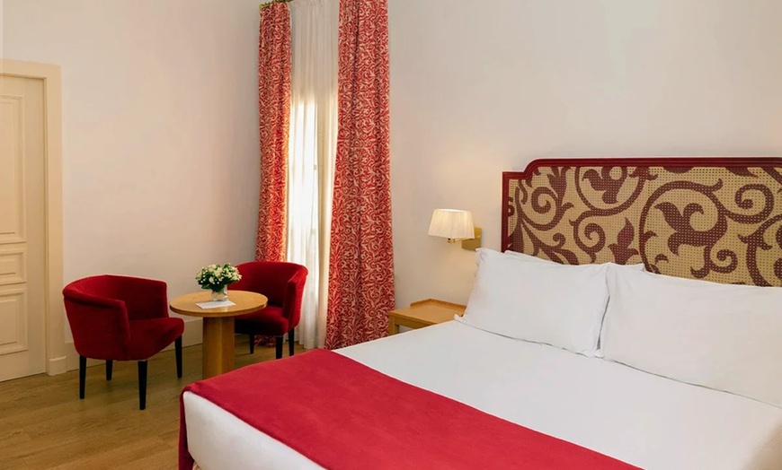 Image 2: ✈ ANDALOUSIE | Séville - Casa Romana Hotel Boutique 4* - City break