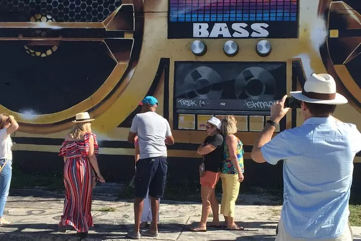 Graffiti Tour with Complimentary Drink in Wynwood