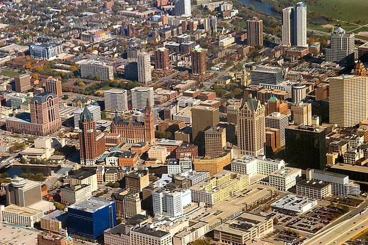 Discover Iconic Milwaukee Tour