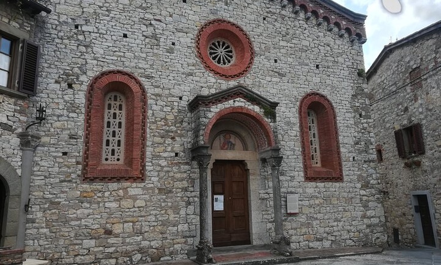 Image 9: Tour per piccoli gruppi nei castelli con degustazione di vini del C...