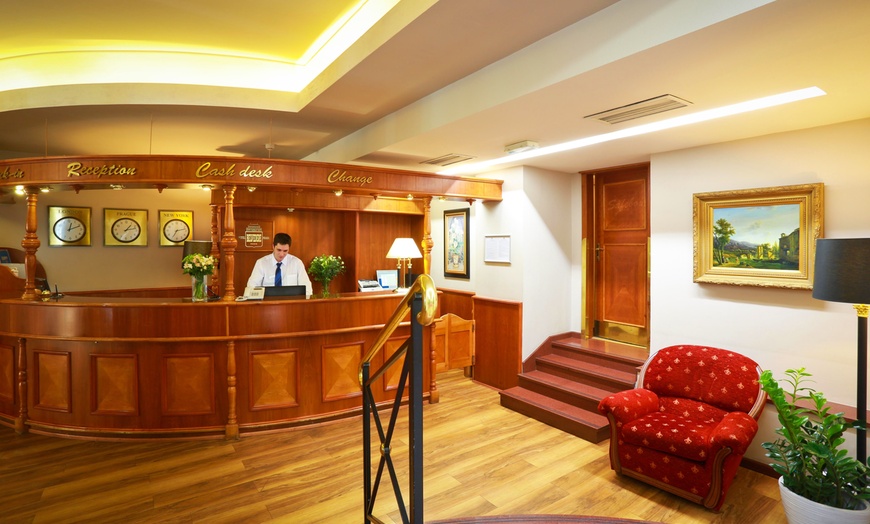 Image 3: ✈ RÉPUBLIQUE TCHÈQUE | Prague - Belvedere Hotel Prague 4* - City break