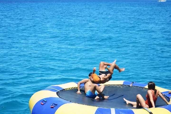 5 in 1 Deluxe Cruise: Turtle Snorkeling, Activities and Pick-Up