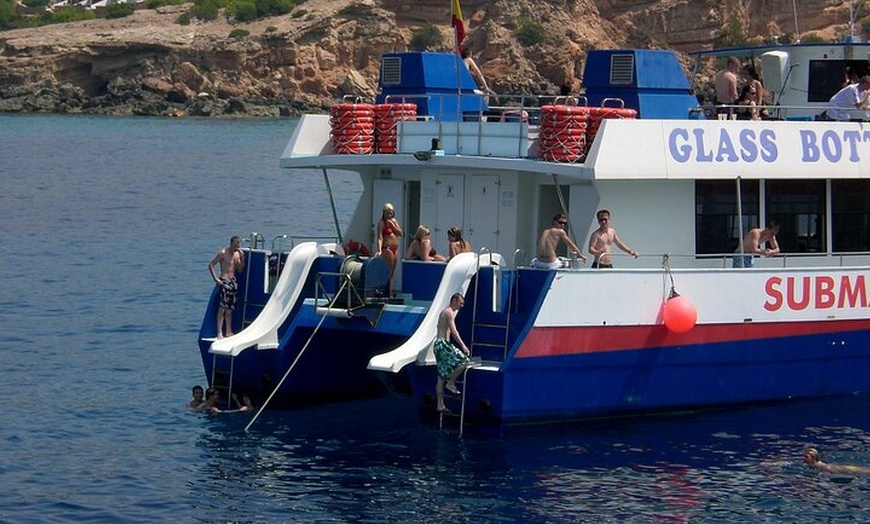 Image 4: Excursión Marítima en Ibiza a Es Vedra con Guía y Bebidas