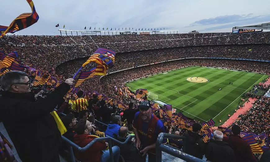 Image 1: Excursión privada al club de fútbol de Barcelona con un amable guía...