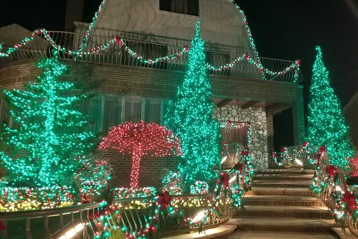 Christmas Lights Tour of Dyker Heights Brooklyn