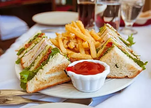 5% Cash Back at Boathouse Grill