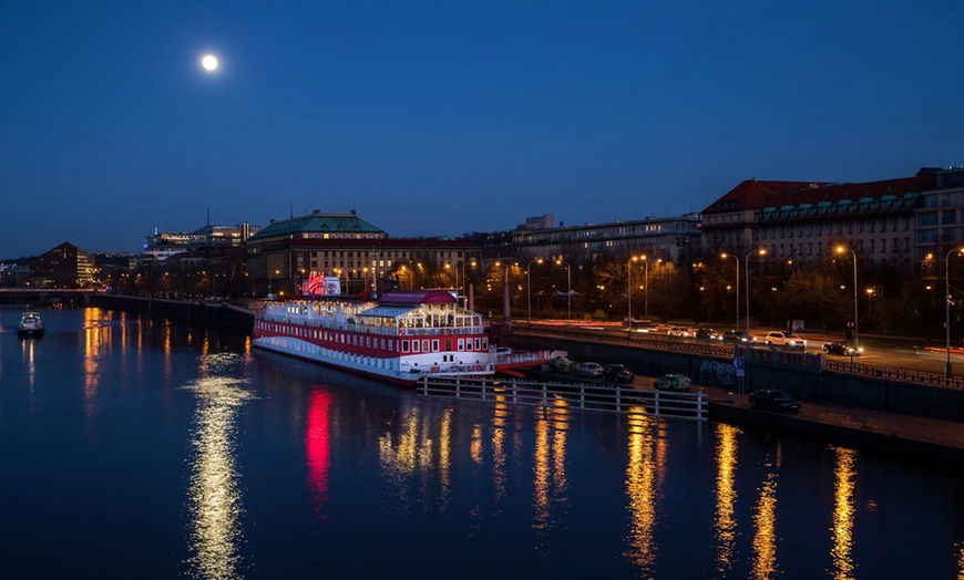 Image 2: ✈ TSCHECHIEN | Prag - Botel Albatros 3* - City Trip