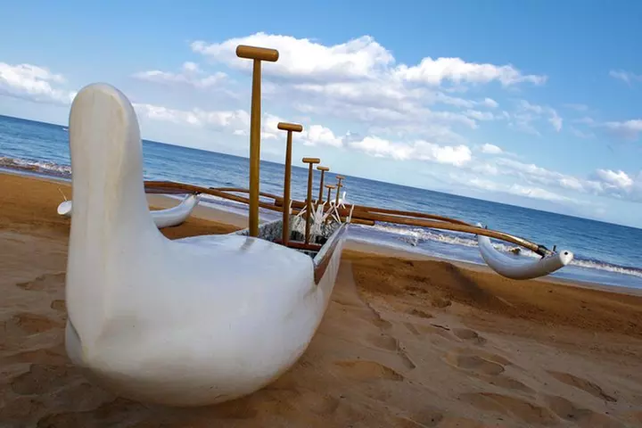 Hawaiian Outrigger Canoe Cultural and Turtle Tour - Primary Image